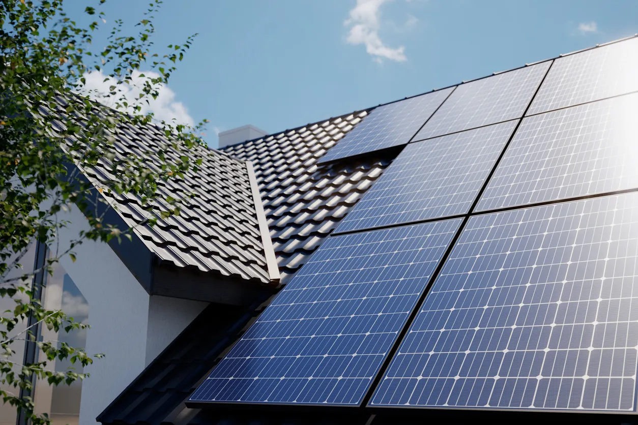 Photovoltaikmodule auf einem Hausdach